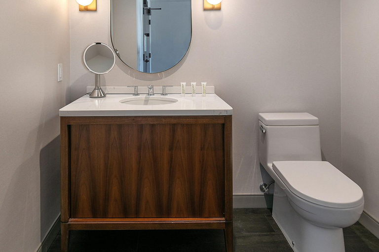 Bathroom 5, Le Méridien Pasadena Arcadia, Los Angeles