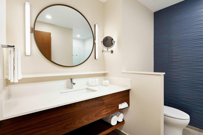 Bathroom 5, Fairfield Inn & Suites Cancun Airport, Benito Juárez