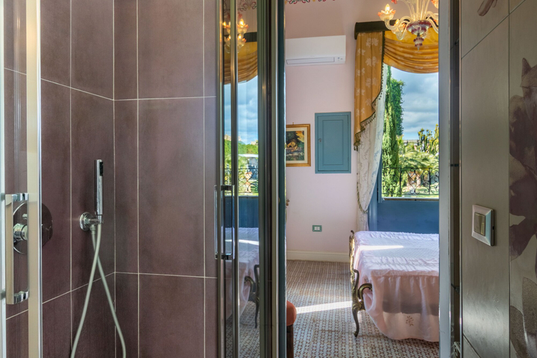 Bathroom 5, Villa Nicolaci-Liberty suites Noto, Syracuse