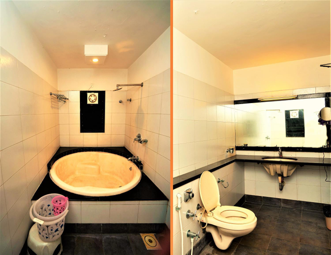 Bathroom 4, Hotel Europa Inn, Rajkot