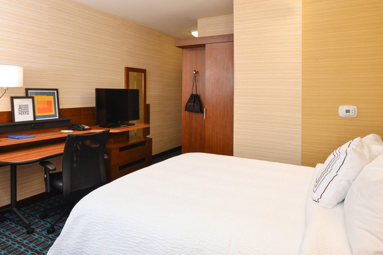 Bedroom 3, Fairfield Inn Suites By Marriott Santa Cruz, Santa Cruz