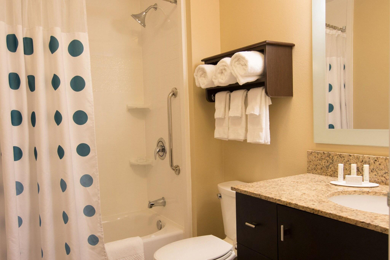 Bathroom 4, TownePlace Suites by Marriott Lincoln North, Lancaster