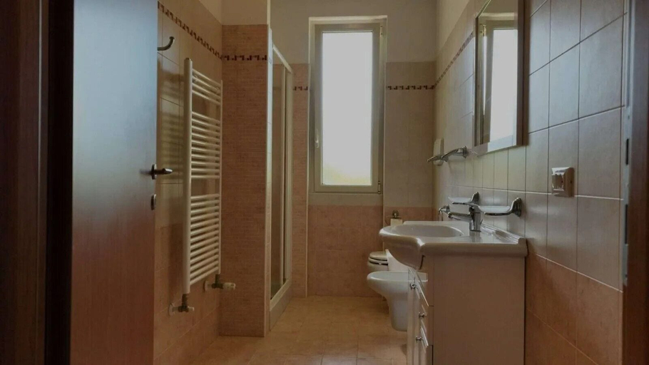 Bathroom, Gardahill, Brescia