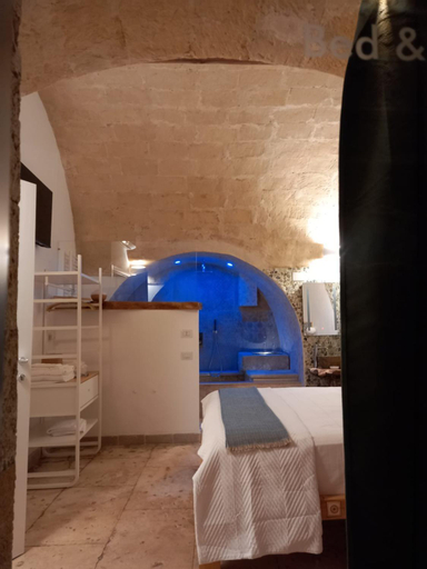 Others 2, DIONISO Bed and Wellness, Taranto