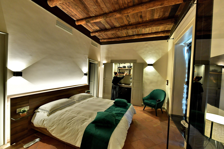 Bedroom 3, In Costa Relais & Luxury Suites, Salerno