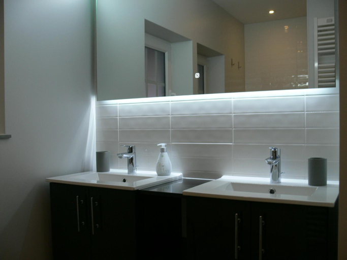 Bathroom 2, L’Ete en Novembre, Bas-Rhin