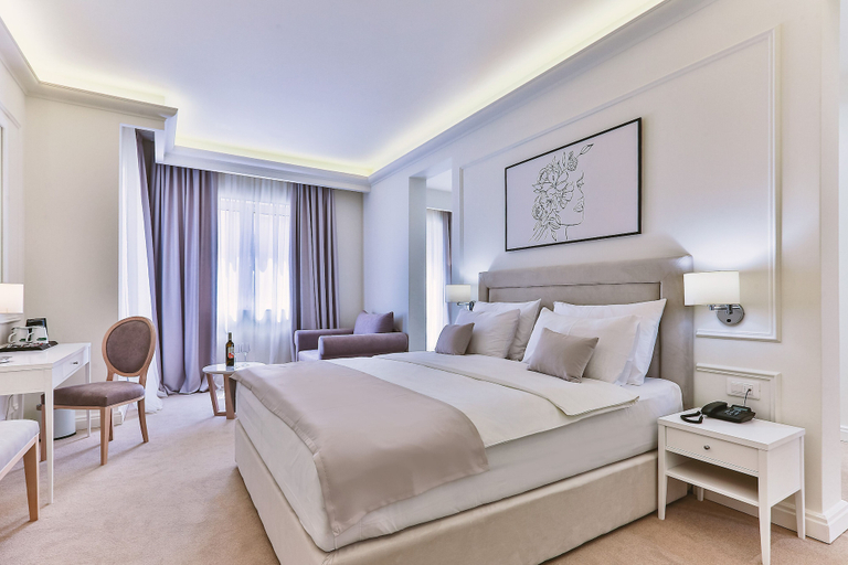 Bedroom 2, Hotel Crown