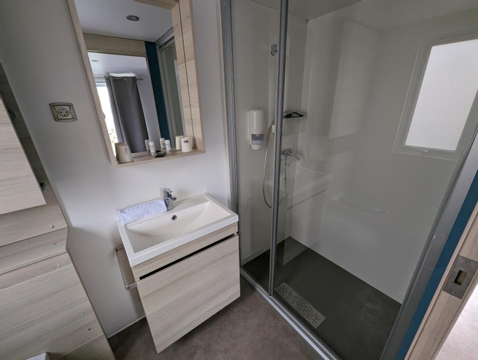Bathroom 4