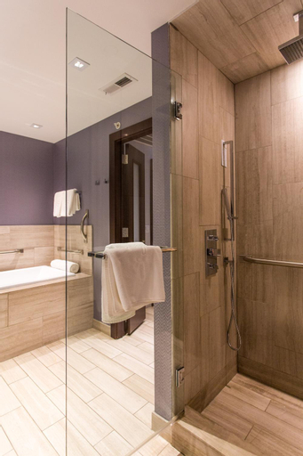 Bathroom 17