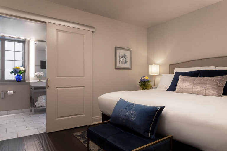 Bedroom 2, Seven Gables Inn, Saint Louis