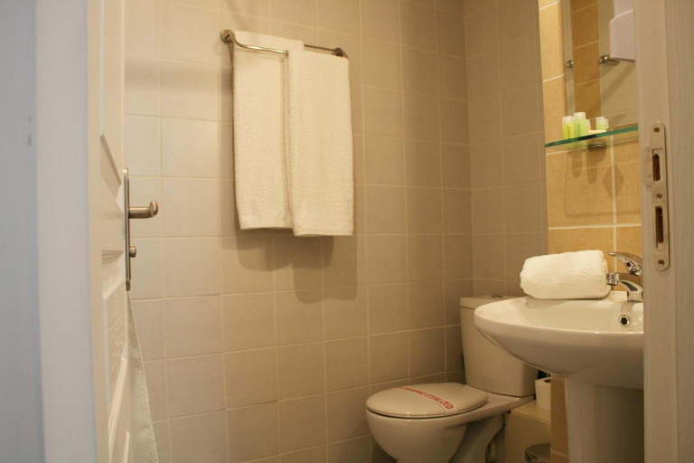 Bathroom 3, Old Town Inn, East Macedonia and Thrace