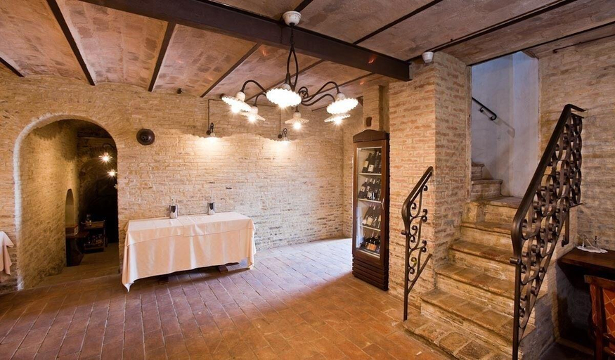 Public Area 3, Castello Montegiove, Pesaro E Urbino