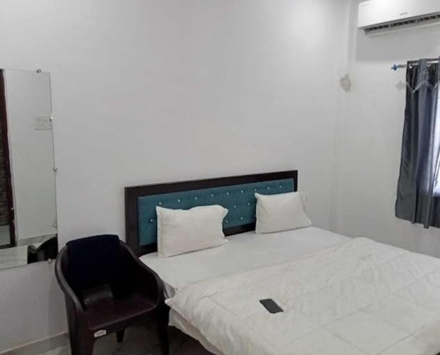 Bedroom, Goroomgo Four Season Guest House Varanasi, Varanasi