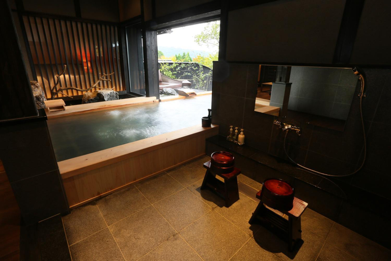 Kurokawa Onsen Gosho Gekkoju, Minamioguni