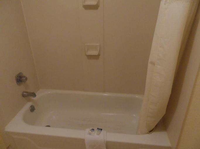 Bathroom 4, Evansville, Vanderburgh