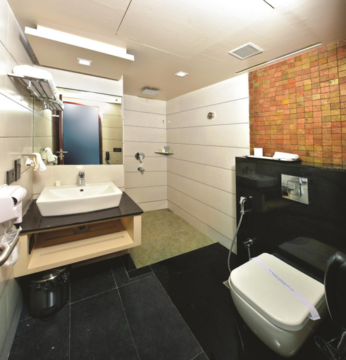 Bathroom 5, Dimora Thiruvananthapuram, Thiruvananthapuram