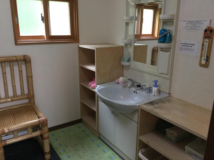 Bathroom 4, Pension and Gallery Natsuminosato, Biei
