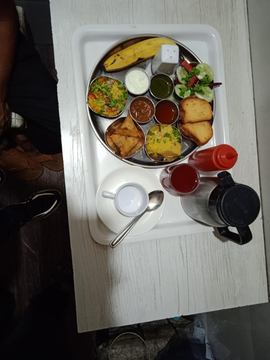 Food & Drinks, HOTEL REST INN, Surat