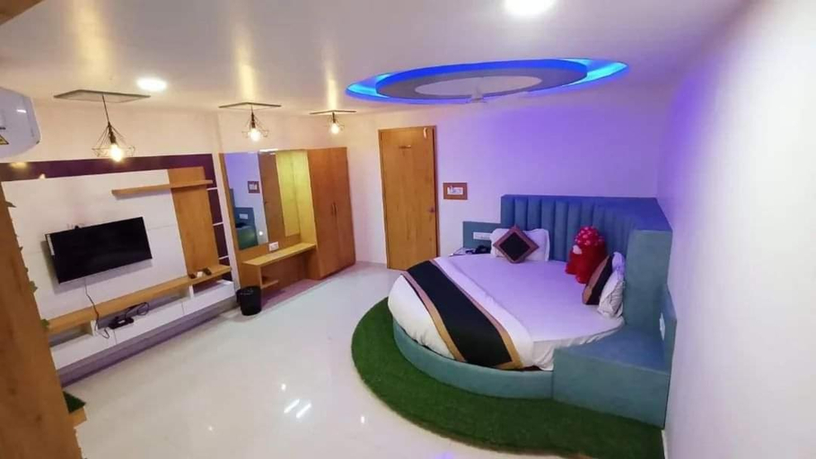 Others 5, Hotel Green Leaf, Anand