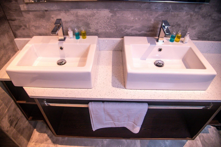 Bathroom 4, The Paradise Beach Resort and Apartment, Eti-Osa