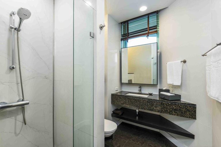 Bathroom 23