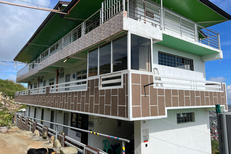 Exterior 6