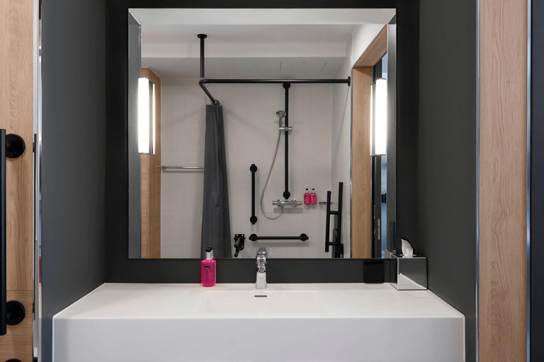 Bathroom, Moxy Milton Keynes, Milton Keynes