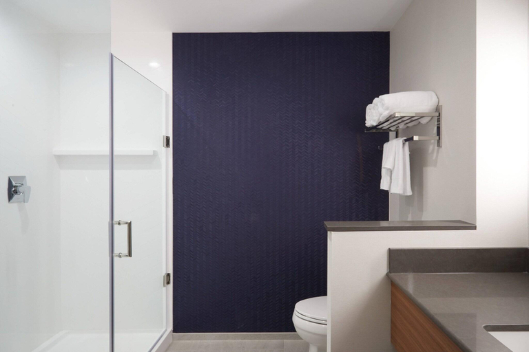 Bathroom 4, Fairfield Inn & Suites by Marriott Riverside Moren, Riverside