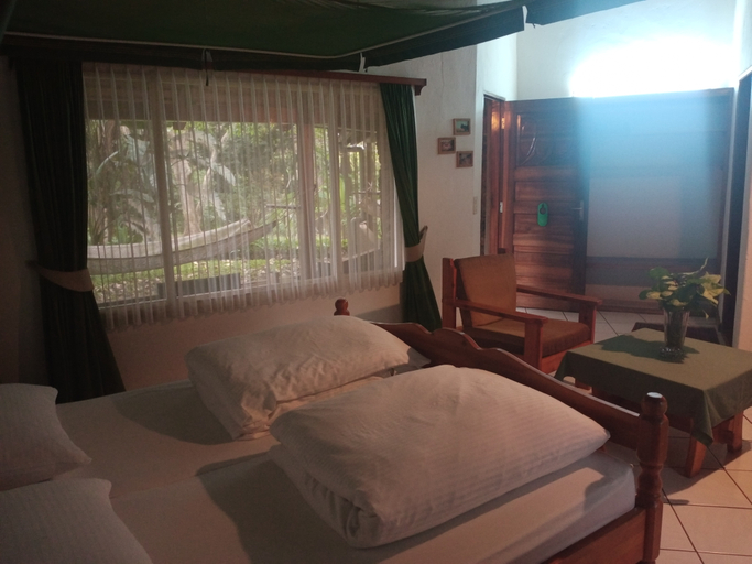 Bedroom 4, Dik Dik Hotel, Meru
