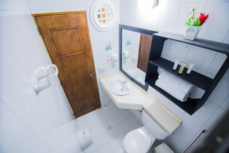 Bathroom 5, Hotel Cocoliso Island Resort, Cartagena de Indias