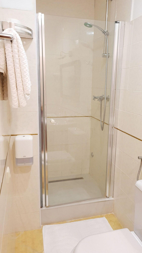 Bathroom 4, Hamlet Bed & Breakfast, Dubrovnik