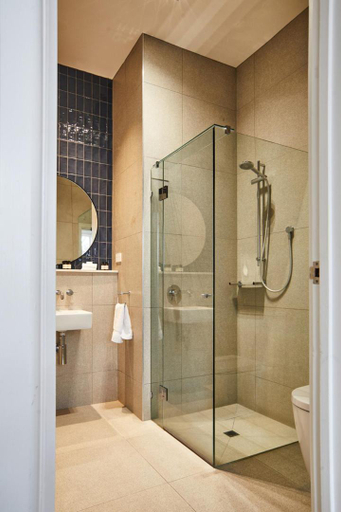 Bathroom 3, Lorne Hotel, Surf Coast - West