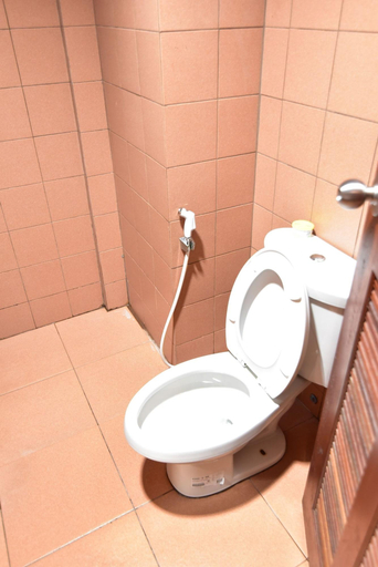 Bathroom 4, The Green Hotel, Muang Satun