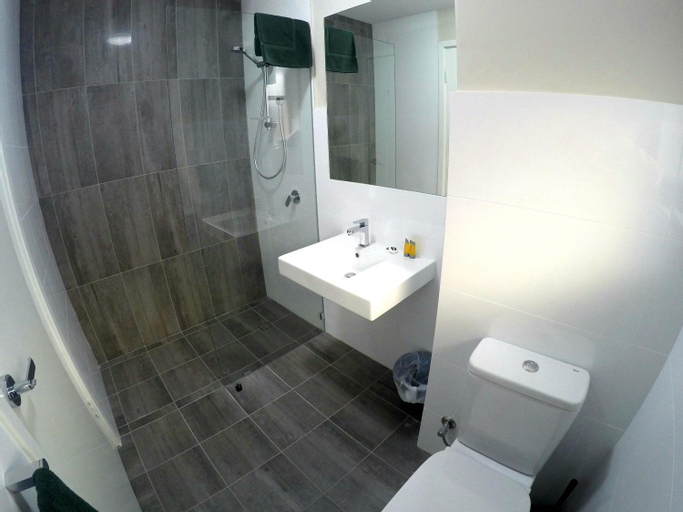 Bathroom 12
