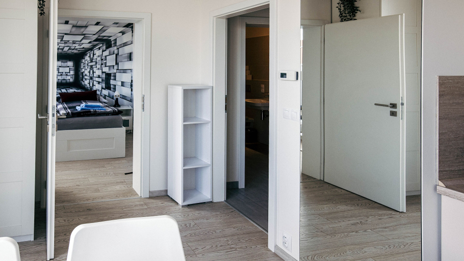 Others 4, Cozy Apartment with Big Terrace - Karlín, Praha 7