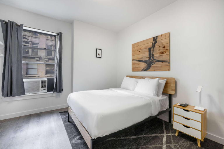 Bedroom 3, Hotel 27 by LuxUrban, New York