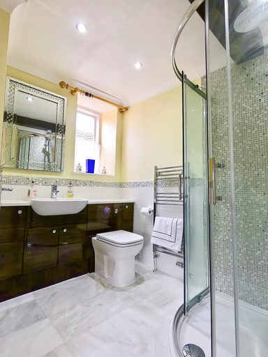 Bathroom 5, River Nene Cottages, Peterborough