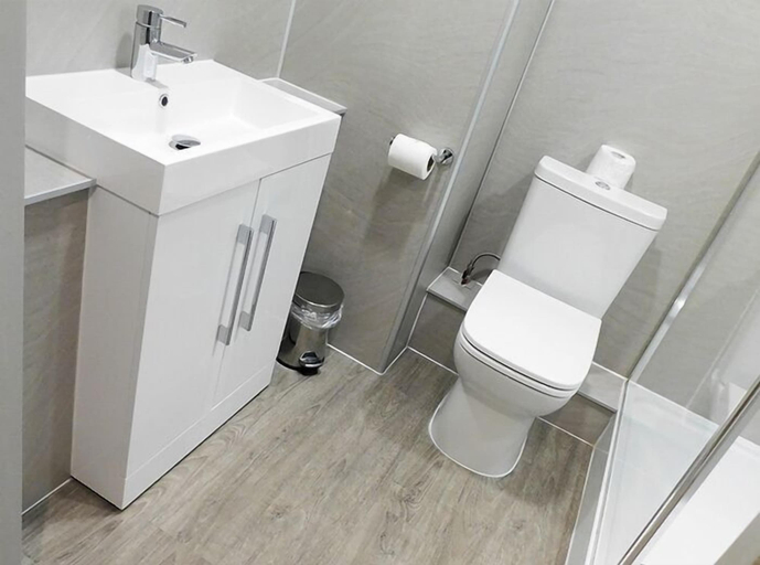 Bathroom 4, Gretna Hall Hotel, Dumfries and Galloway