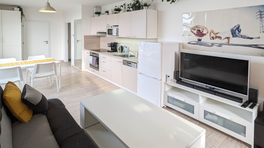 Others 2, Cozy Apartment with Big Terrace - Karlín, Praha 7