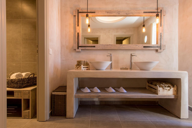 Bathroom 4, Caldera's Dolphin Hotel, South Aegean
