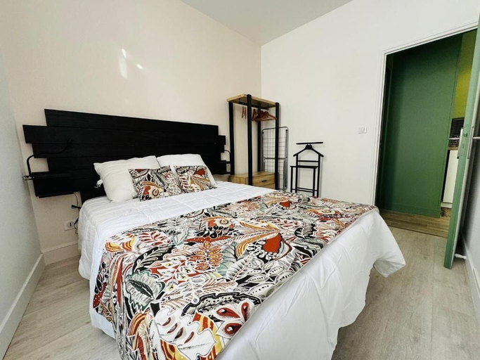 Bedroom 4, Meublés de Louvel, Charente