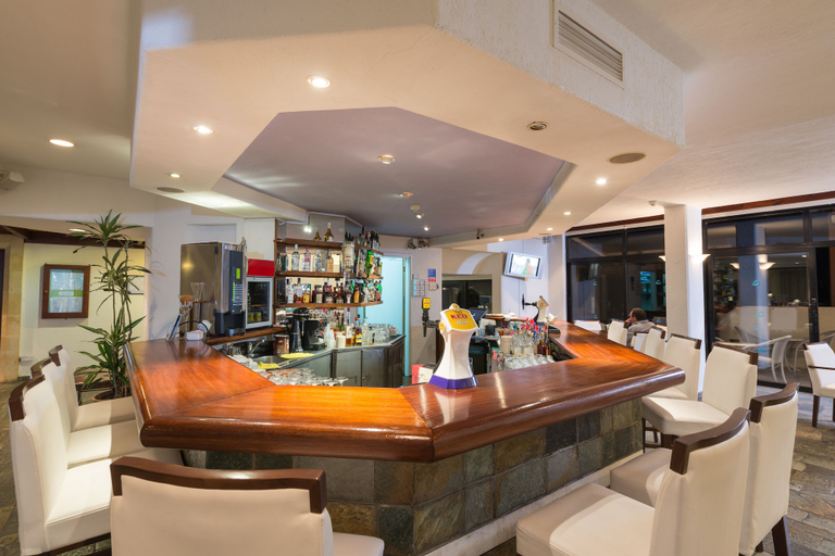 Food & Drinks 4, Paphos Gardens Holiday Resort
