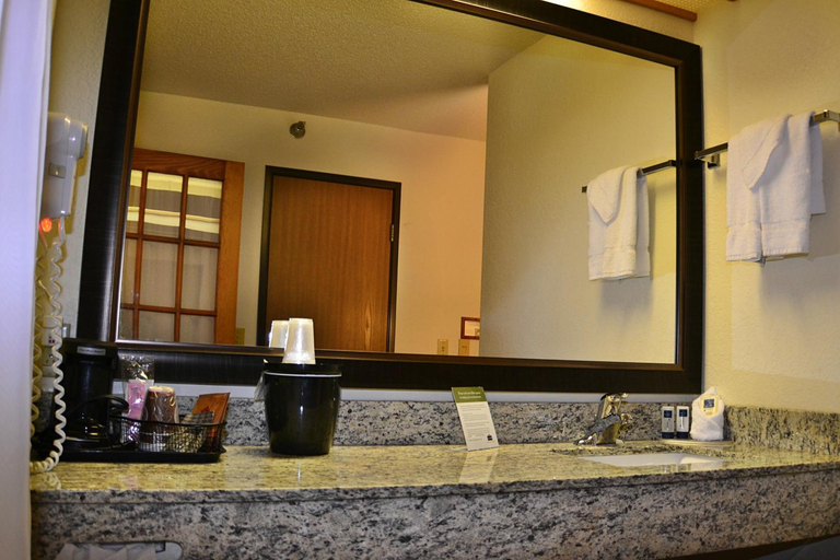 Bathroom 4, AmericInn by Wyndham Calumet, Houghton