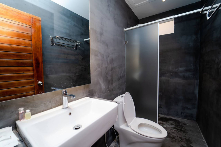 Bathroom 4, UMA Residence, Siem Reap