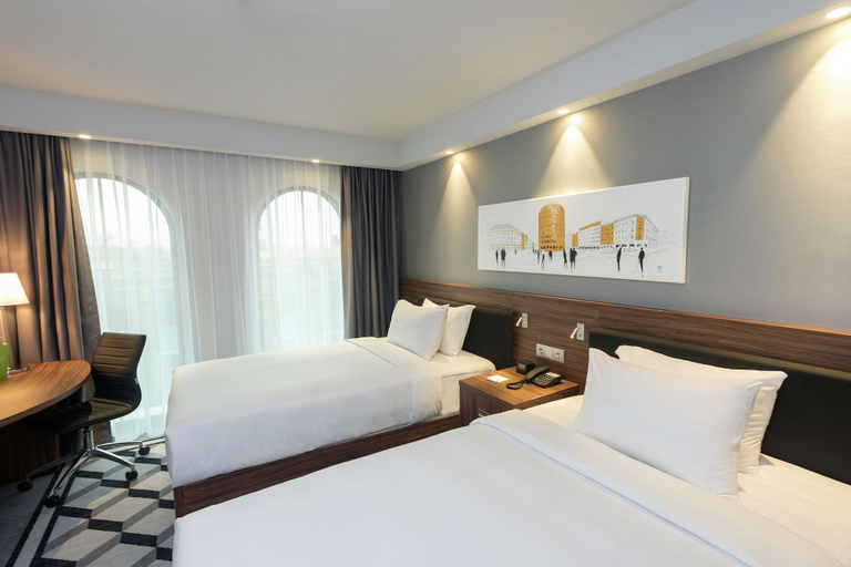 Bedroom 3, Hampton by Hilton Poznan Old Town, Poznań City