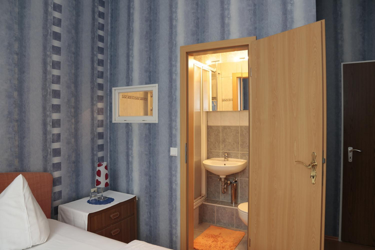 Bedroom 2, Hotel Sessellift, Koblenz