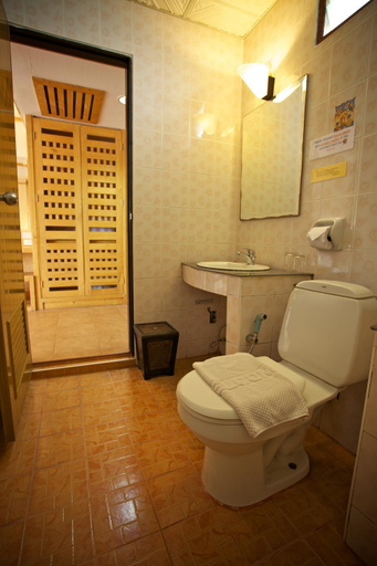 Bathroom 4, Ban's Diving Resort, Ko Phangan