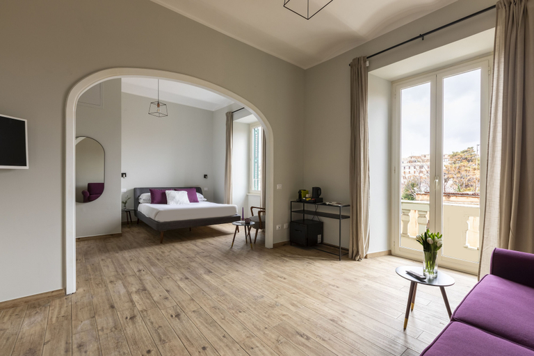Others 3, Colosseo Road by Hili, Rome