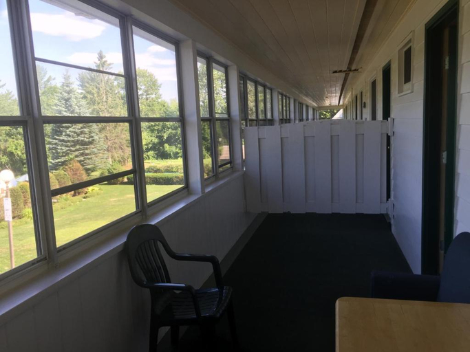 Public Area 2, Briarcliff Motel, Carroll