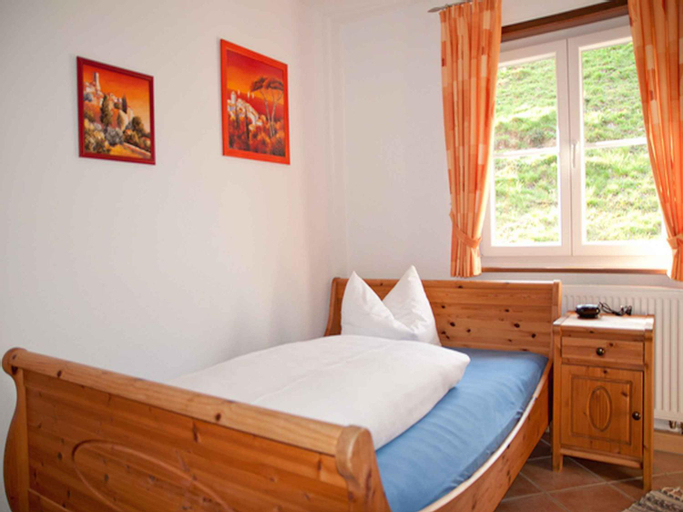Bedroom 3, Vogtadeshof, Ortenaukreis